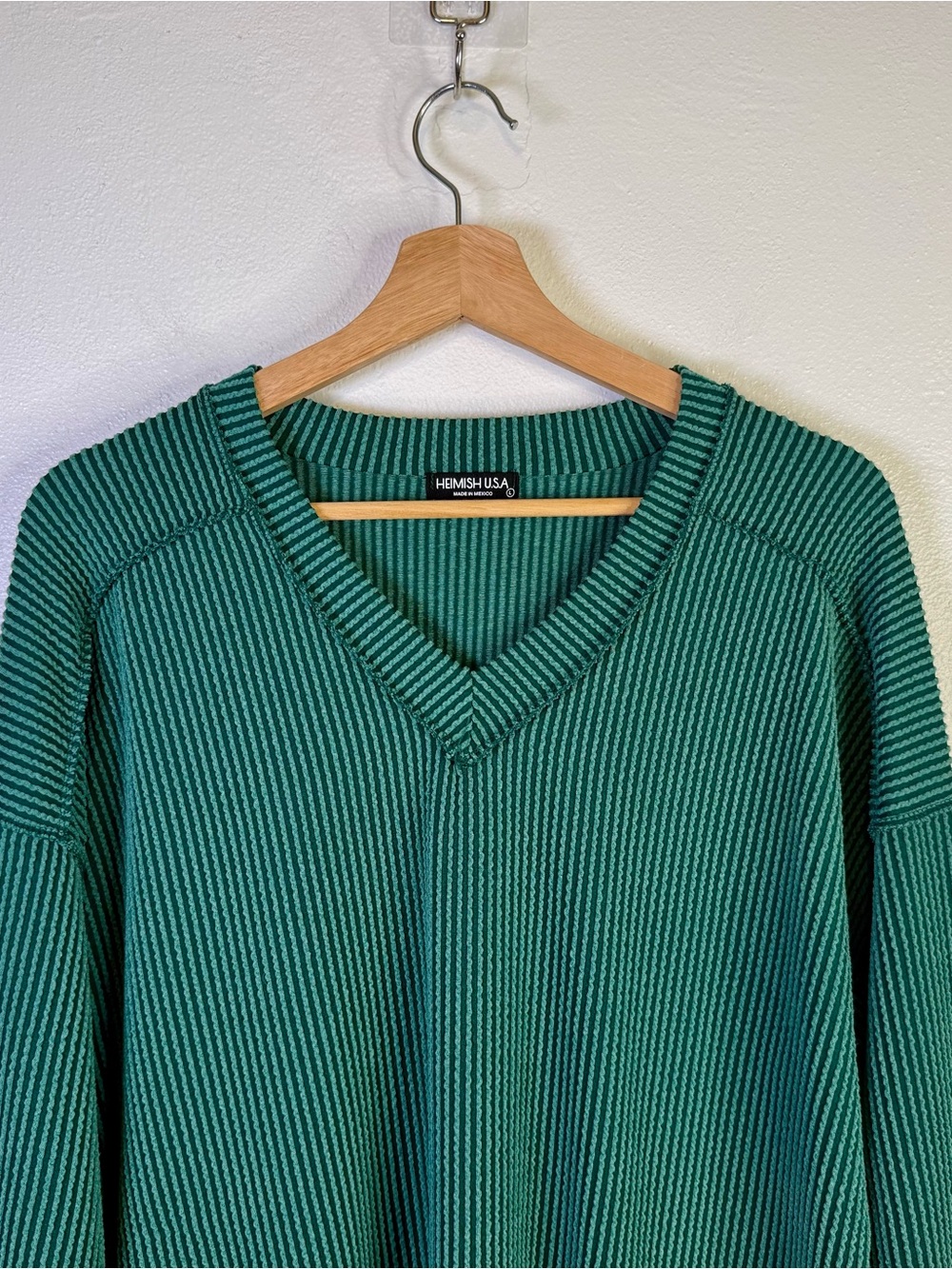 Heimish USA Emerald Green V-Neck Ribbed Slouchy Oversized Sweater Size Large - Picture 4 of 16